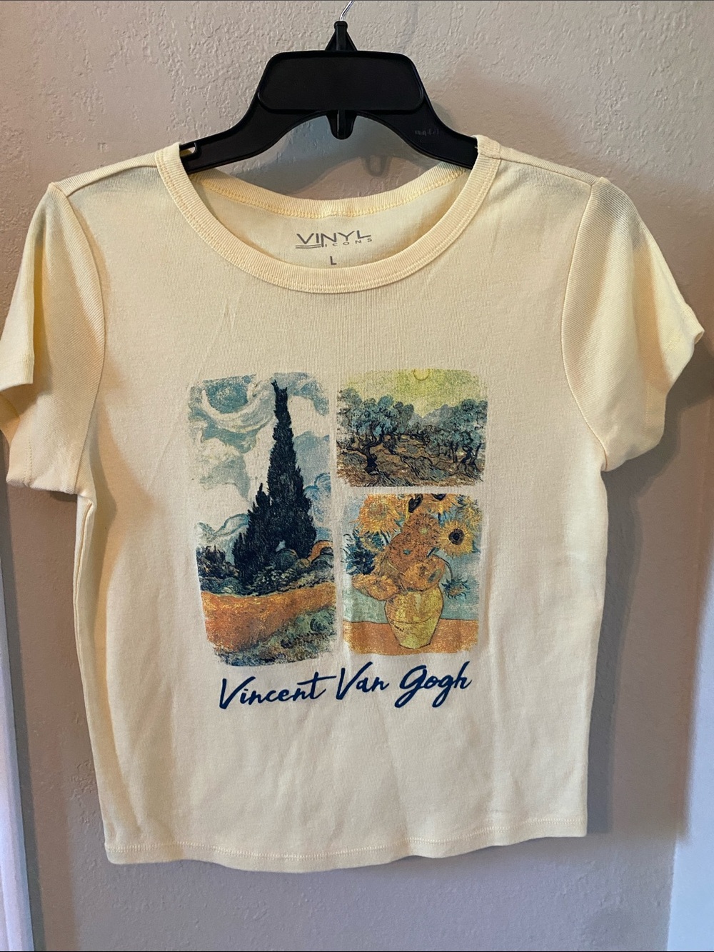 Vincent Van Gogh Graphic Tee in Pale Yellow Women’s Size Large